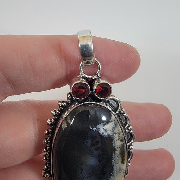 Handmade Silver Pendant with Dendritic Agate and Red Garnets in Bezel Setting - Picture 9 of 10